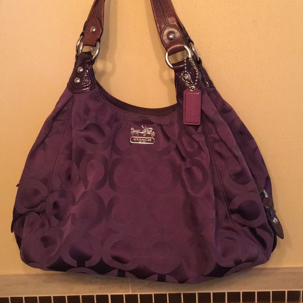 Gorgeous Purple Coach bag, perfect for Fall! 🍂
